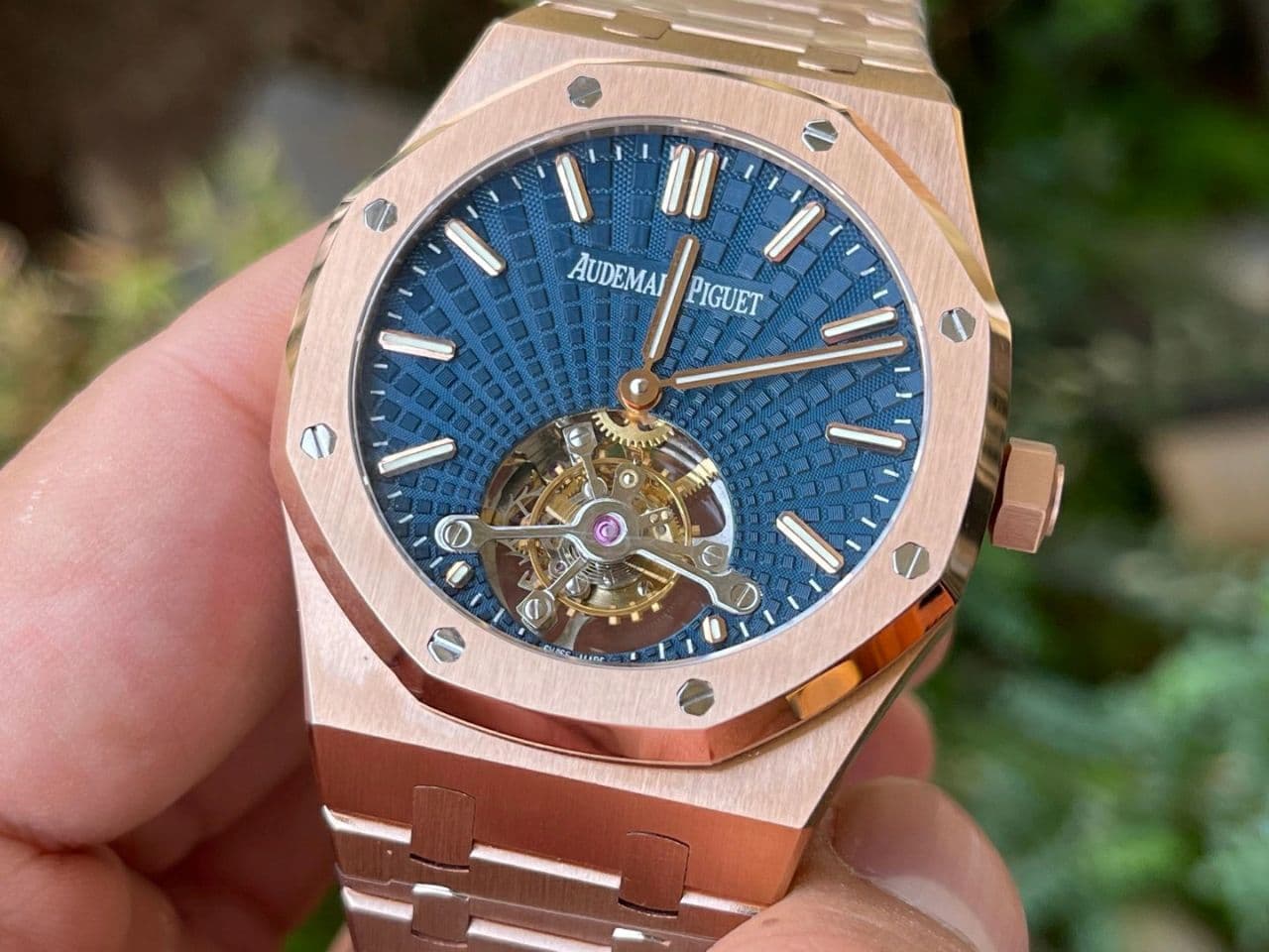 Royal Oak PVD Tourbillon R8F v2 Best Edition Gold Sunburst Tapisserie Dial on PVD Bracelet Royal Oak PVD Tourbillon R8F v2 Best Edition Gold Sunburst Tapisserie Dial on PVD Bracelet