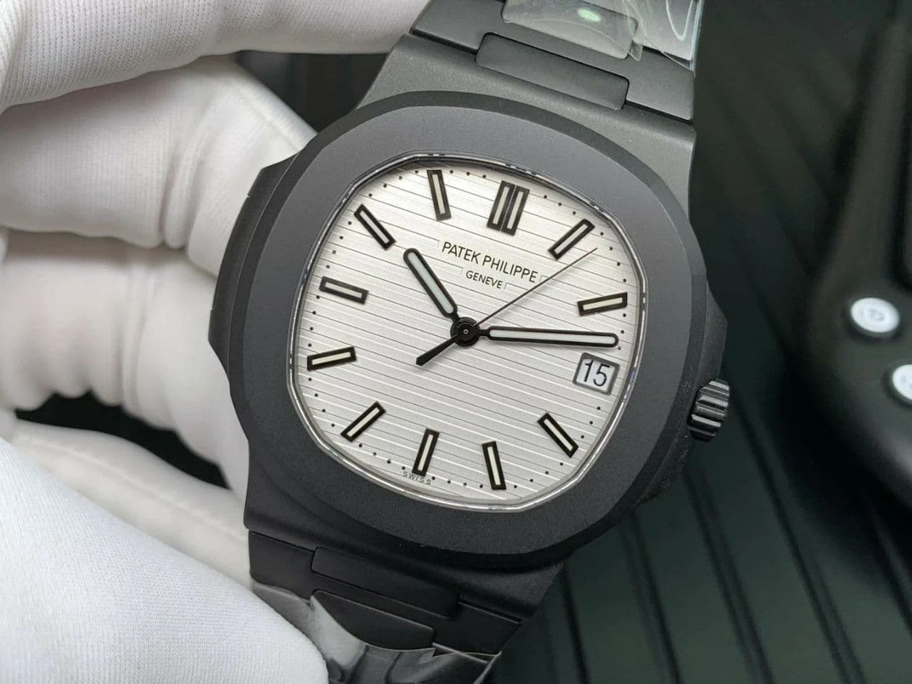 Nautilus 5711 PVD All Black PPF 1:1 Best Edition White Textured Dial on PVD Bracelet 324CS V4 Nautilus 5711 PVD All Black PPF 1:1 Best Edition White Textured Dial on PVD Bracelet 324CS V4