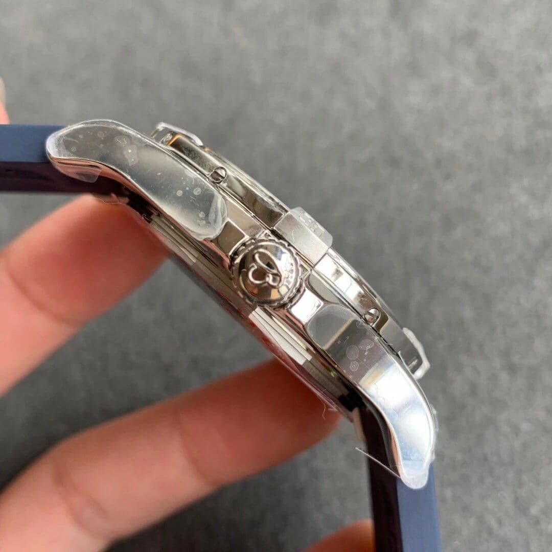 Avenger GMT SS GF 1:1 Best Edition Blue Dial on Blue rubber Strap A2836 V2 Avenger GMT SS GF 1:1 Best Edition Blue Dial on Blue rubber Strap A2836 V2
