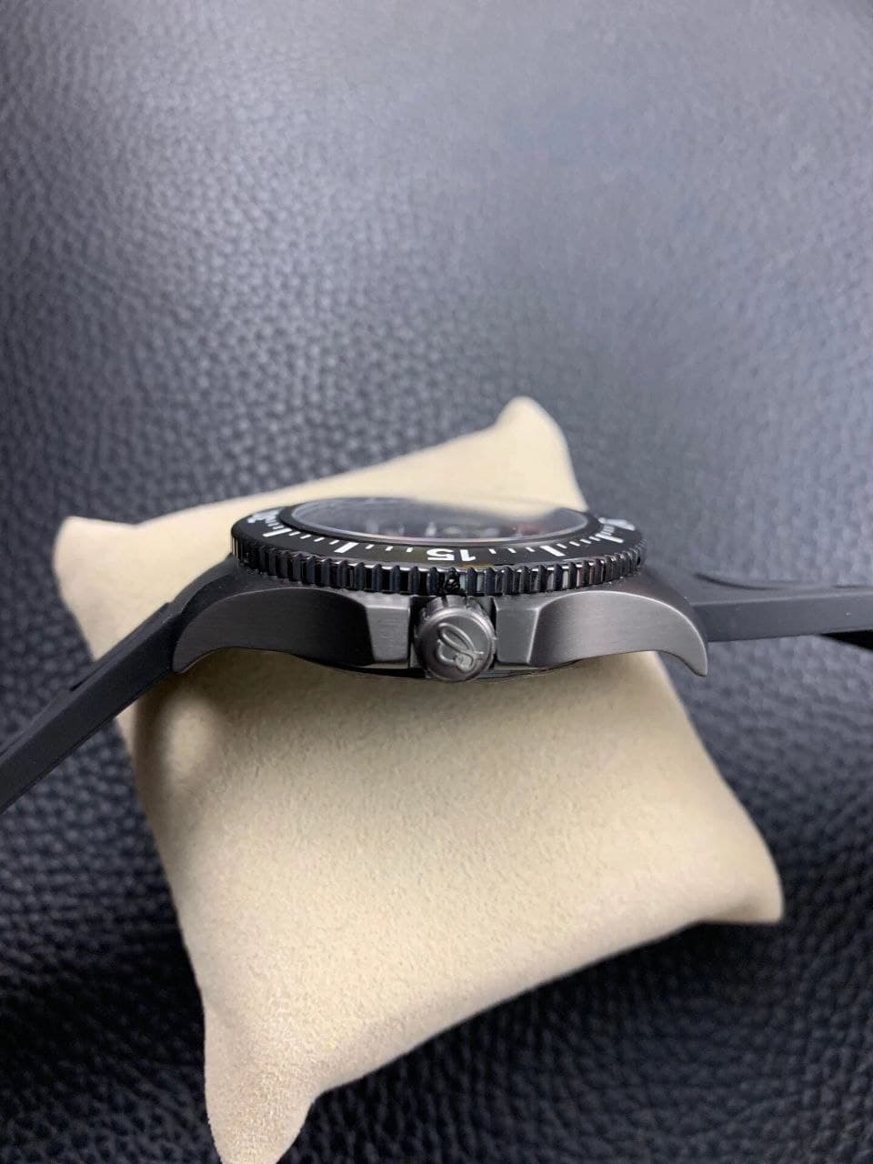 Superocean 44mm Special PVD 1:1 Best Edition Black Dial on Black Rubber Strap Superocean 44mm Special PVD 1:1 Best Edition Black Dial on Black Rubber Strap