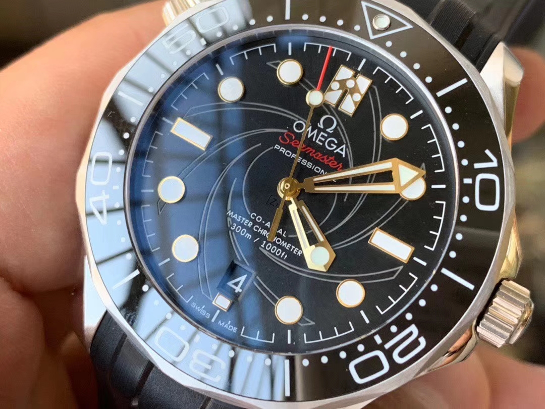 OMG0649A - Seamaster 300m James Bond 007 SS/RU VSF A8800 OMG0649A - Seamaster 300m James Bond 007 SS/RU VSF A8800