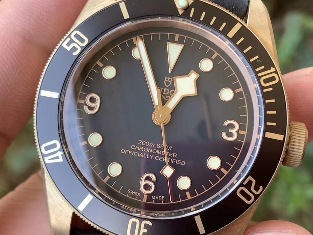 HERITAGE BLACK BAY BRONZE GRAY XF 1:1 BEST EDITION ON LEATHER STRAP A5612 V3 HERITAGE BLACK BAY BRONZE GRAY XF 1:1 BEST EDITION ON LEATHER STRAP A5612 V3