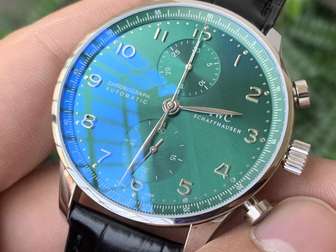 PORTUGIESER CHRONOGRAPH IW371615 YLF BEST EDITION GREEN DIAL ON BLACK LEATHER STRAP A7750 (SLIM MOVEMENT) PORTUGIESER CHRONOGRAPH IW371615 YLF BEST EDITION GREEN DIAL ON BLACK LEATHER STRAP A7750 (SLIM MOVEMENT)
