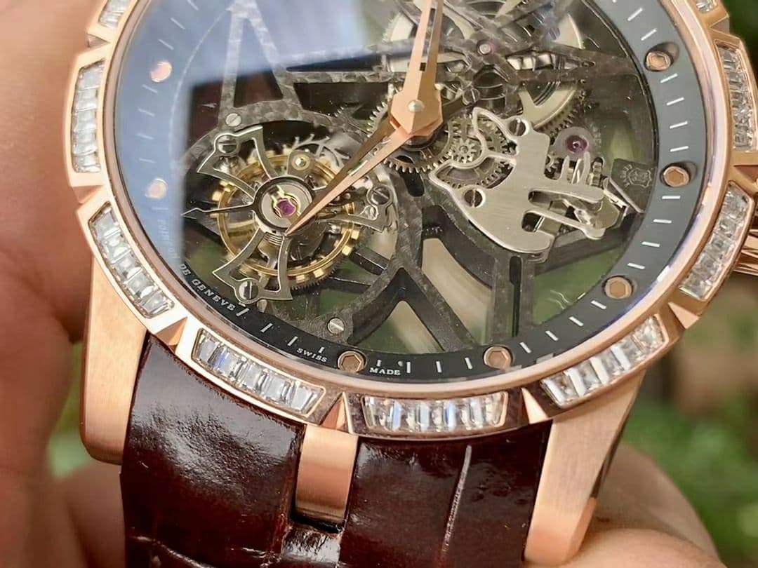 Roger Dubuis G041C - Excalibur Spider Skele Flying Tourb TI/RU Gold BBR Roger Dubuis G041C - Excalibur Spider Skele Flying Tourb TI/RU Gold BBR