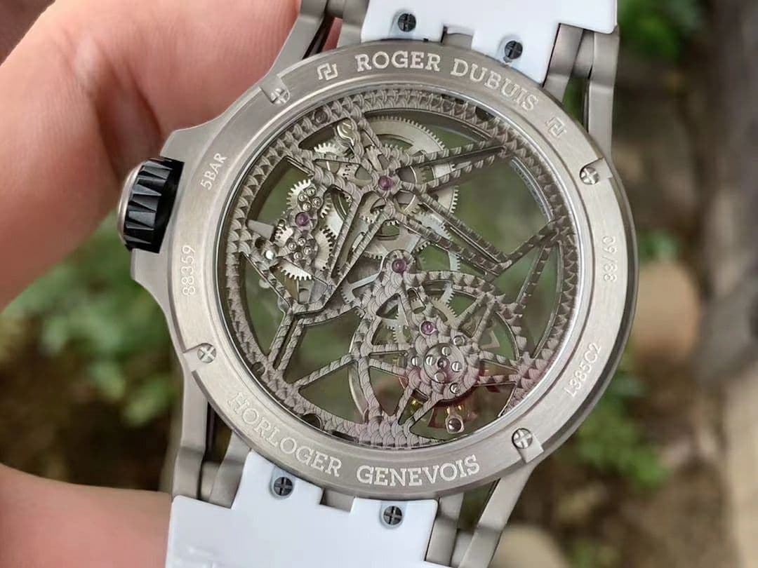 Roger Dubuis G041C - Excalibur Spider Skele Flying Tourb TI/RU White BBR Roger Dubuis G041C - Excalibur Spider Skele Flying Tourb TI/RU White BBR