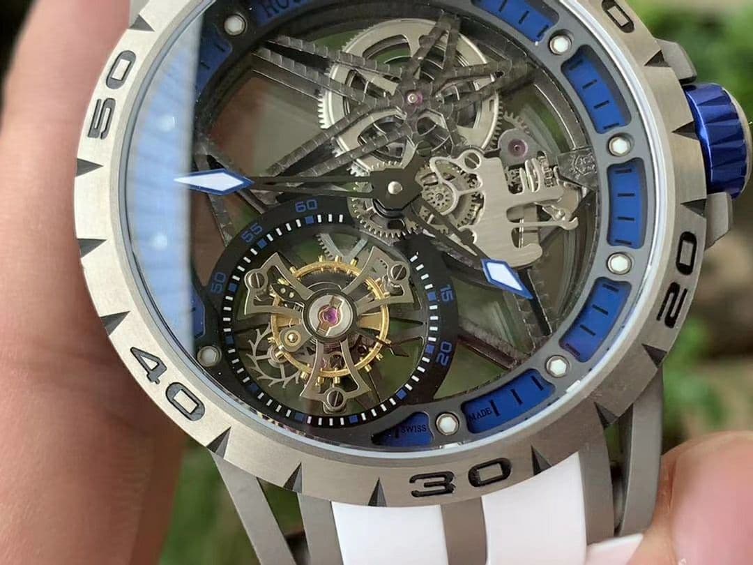 Roger Dubuis G041C - Excalibur Spider Skele Flying Tourb TI/RU Blue BBR Roger Dubuis G041C - Excalibur Spider Skele Flying Tourb TI/RU Blue BBR