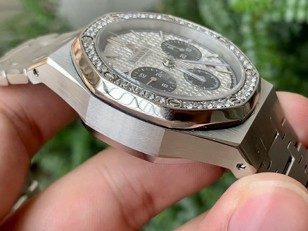 Lady Royal Oak 33mm YG JF 1:1 Best Edition Chrono Diamonds Bezel on SS Bracelet Swiss Quartz Lady Royal Oak 33mm YG JF 1:1 Best Edition Chrono Diamonds Bezel on SS Bracelet Swiss Quartz