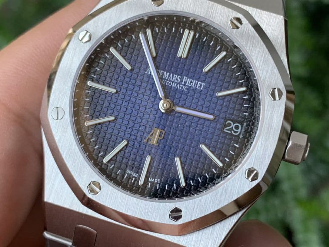 AP0634B - Royal Oak Jumbo 15202IP SS/SS Smoked Blue KZF A2121 AP0634B - Royal Oak Jumbo 15202IP SS/SS Smoked Blue KZF A2121