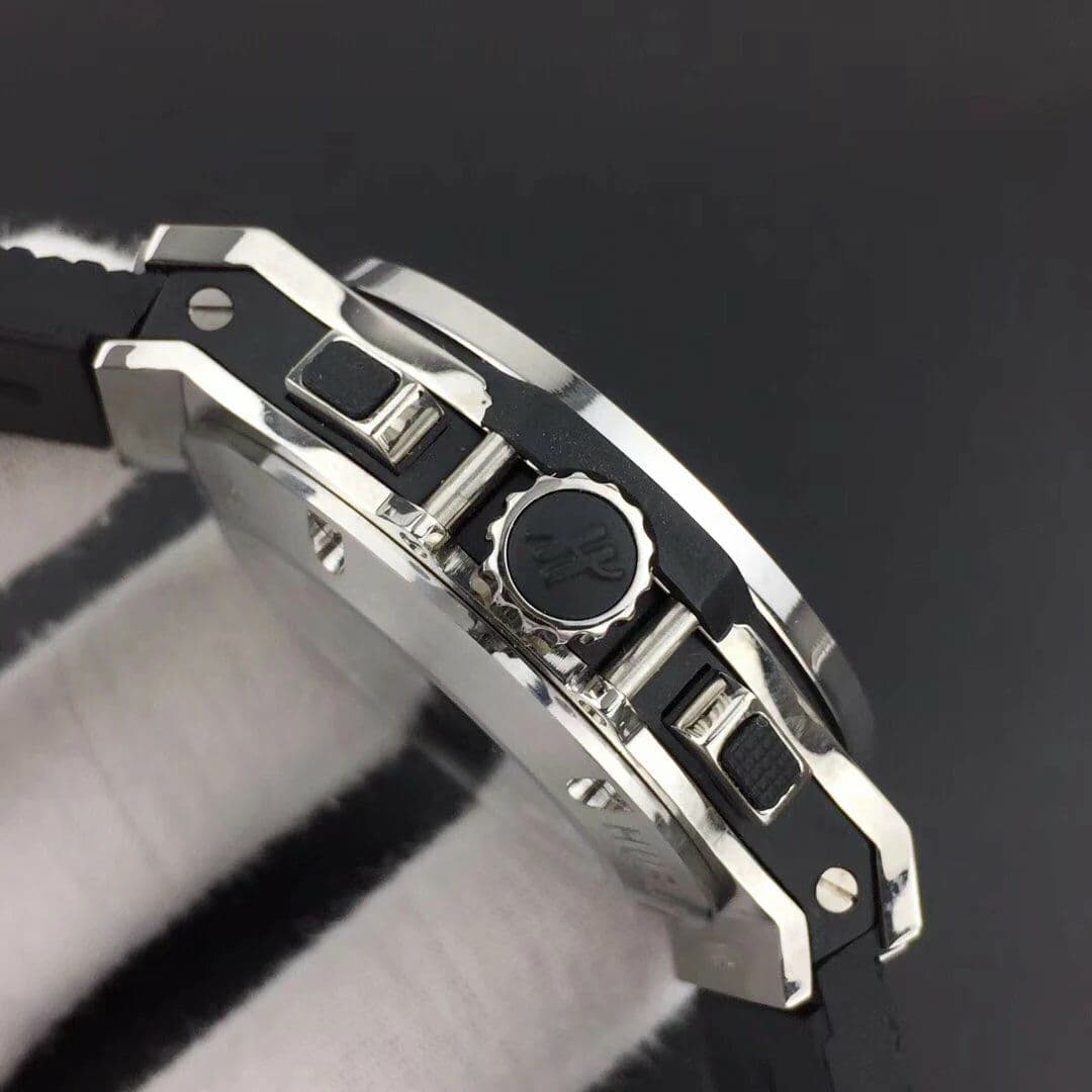 Big Bang Evolution 44mm SS Black Dial on Black Rubber Strap HUB4104