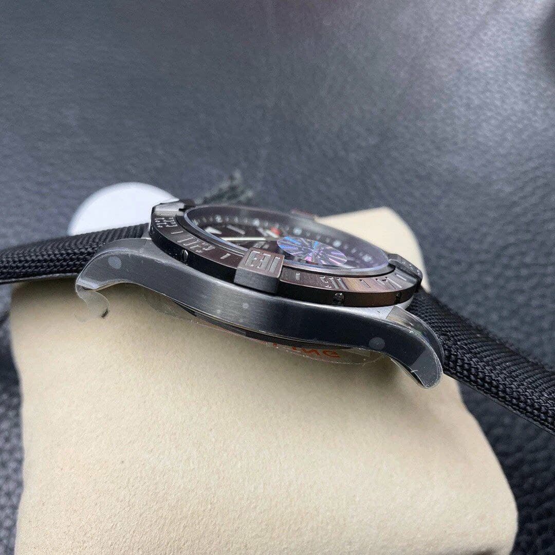 Avenger BlackBird 44mm DLC 1:1 Best Edition Titanium Case Black Dial on Black Rubber StrapV4