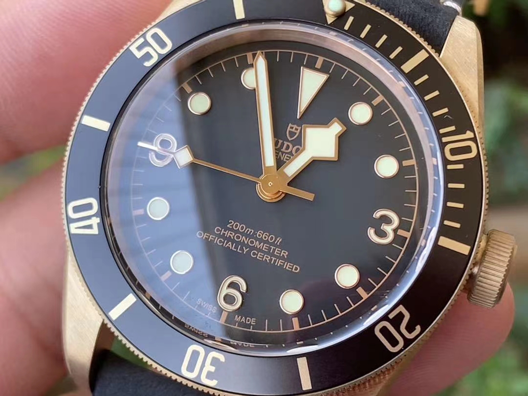 HERITAGE BLACK BAY BRONZE GRAY XF 1:1 BEST EDITION ON LEATHER STRAP A5612 V3 HERITAGE BLACK BAY BRONZE GRAY XF 1:1 BEST EDITION ON LEATHER STRAP A5612 V3