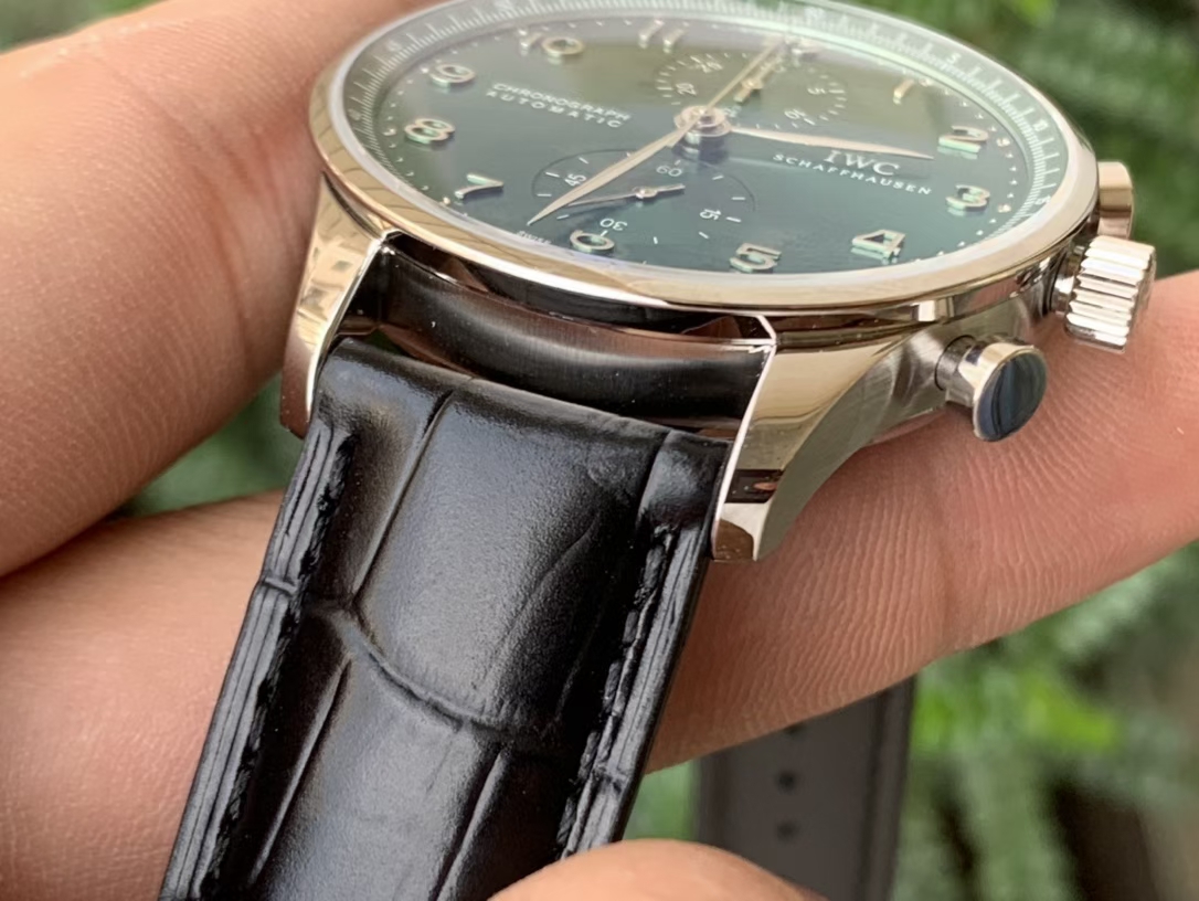 PORTUGIESER CHRONOGRAPH IW371615 YLF BEST EDITION GREEN DIAL ON BLACK LEATHER STRAP A7750 (SLIM MOVEMENT) PORTUGIESER CHRONOGRAPH IW371615 YLF BEST EDITION GREEN DIAL ON BLACK LEATHER STRAP A7750 (SLIM MOVEMENT)