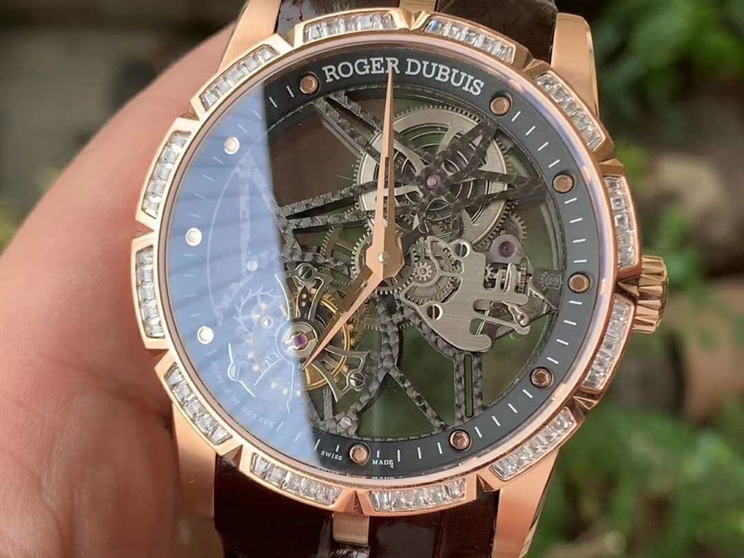 Roger Dubuis G041C - Excalibur Spider Skele Flying Tourb TI/RU Gold BBR Roger Dubuis G041C - Excalibur Spider Skele Flying Tourb TI/RU Gold BBR