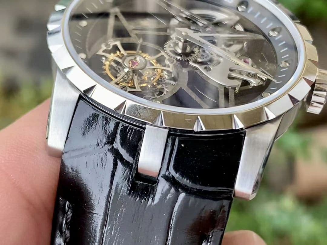 Roger Dubuis G041C - Excalibur Spider Skele Flying Tourb TI/RU Black BBR Roger Dubuis G041C - Excalibur Spider Skele Flying Tourb TI/RU Black BBR