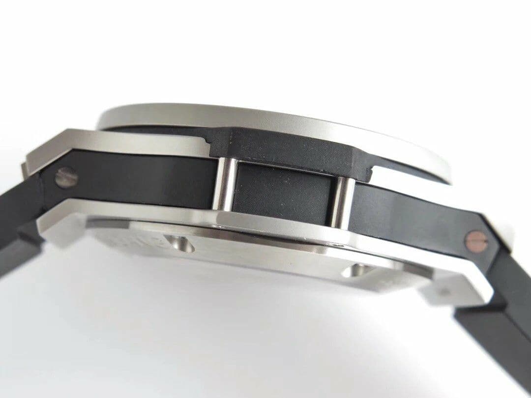 Big Bang 44mm SS Grey Dial Diamond Bezel on Black Leather Strap HUB4104 Big Bang 44mm SS Grey Dial Diamond Bezel on Black Leather Strap HUB4104