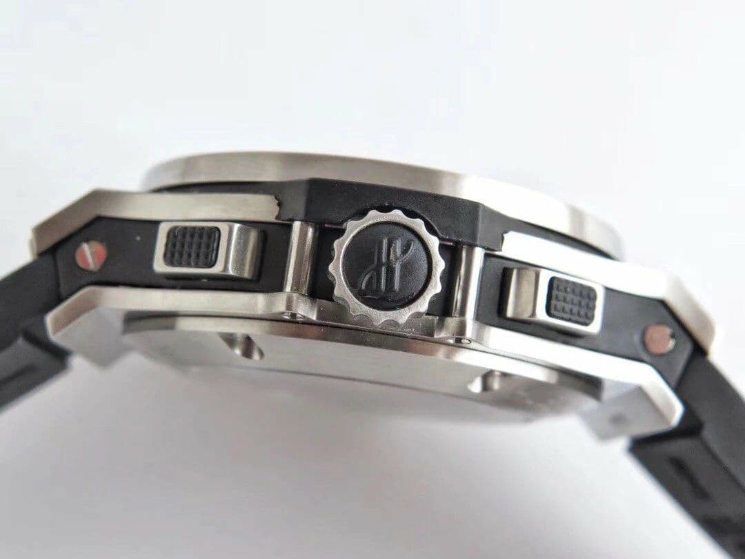 Big Bang 44mm SS Black Dial Diamond Bezel on Black Rubber Strap HUB4104 Big Bang 44mm SS Black Dial Diamond Bezel on Black Rubber Strap HUB4104