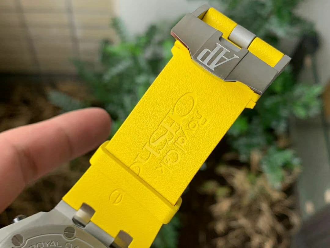 AP0331 - Royal Oak Offshore Diver Chrono SS/RU Yellow JF A3126