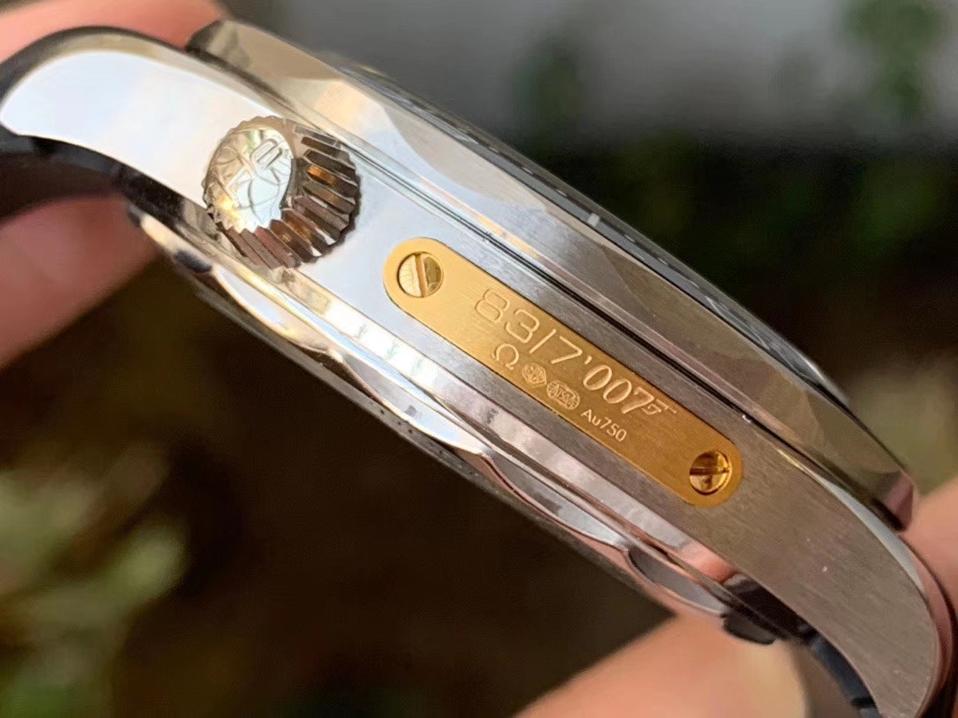 OMG0649A - Seamaster 300m James Bond 007 SS/RU VSF A8800 OMG0649A - Seamaster 300m James Bond 007 SS/RU VSF A8800
