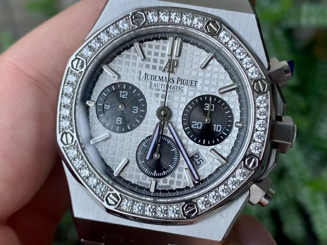 Lady Royal Oak 33mm YG JF 1:1 Best Edition Chrono Diamonds Bezel on SS Bracelet Swiss Quartz Lady Royal Oak 33mm YG JF 1:1 Best Edition Chrono Diamonds Bezel on SS Bracelet Swiss Quartz
