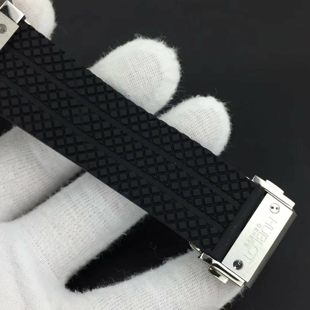 Big Bang Evolution 44mm SS Black Dial on Black Rubber Strap HUB4104 Big Bang Evolution 44mm SS Black Dial on Black Rubber Strap HUB4104
