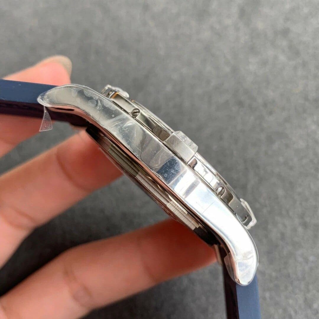Avenger GMT SS GF 1:1 Best Edition Blue Dial on Blue rubber Strap A2836 V2 Avenger GMT SS GF 1:1 Best Edition Blue Dial on Blue rubber Strap A2836 V2