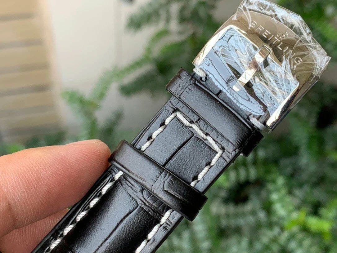 Navitimer 1 SS 41mm V7F 1:1 Best Edition White Bezel Black Dial on Black Leather Navitimer 1 SS 41mm V7F 1:1 Best Edition White Bezel Black Dial on Black Leather