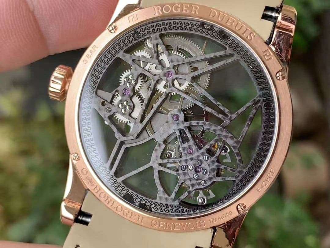 Roger Dubuis G041C - Excalibur Spider Skele Flying Tourb TI/RU Gold BBR