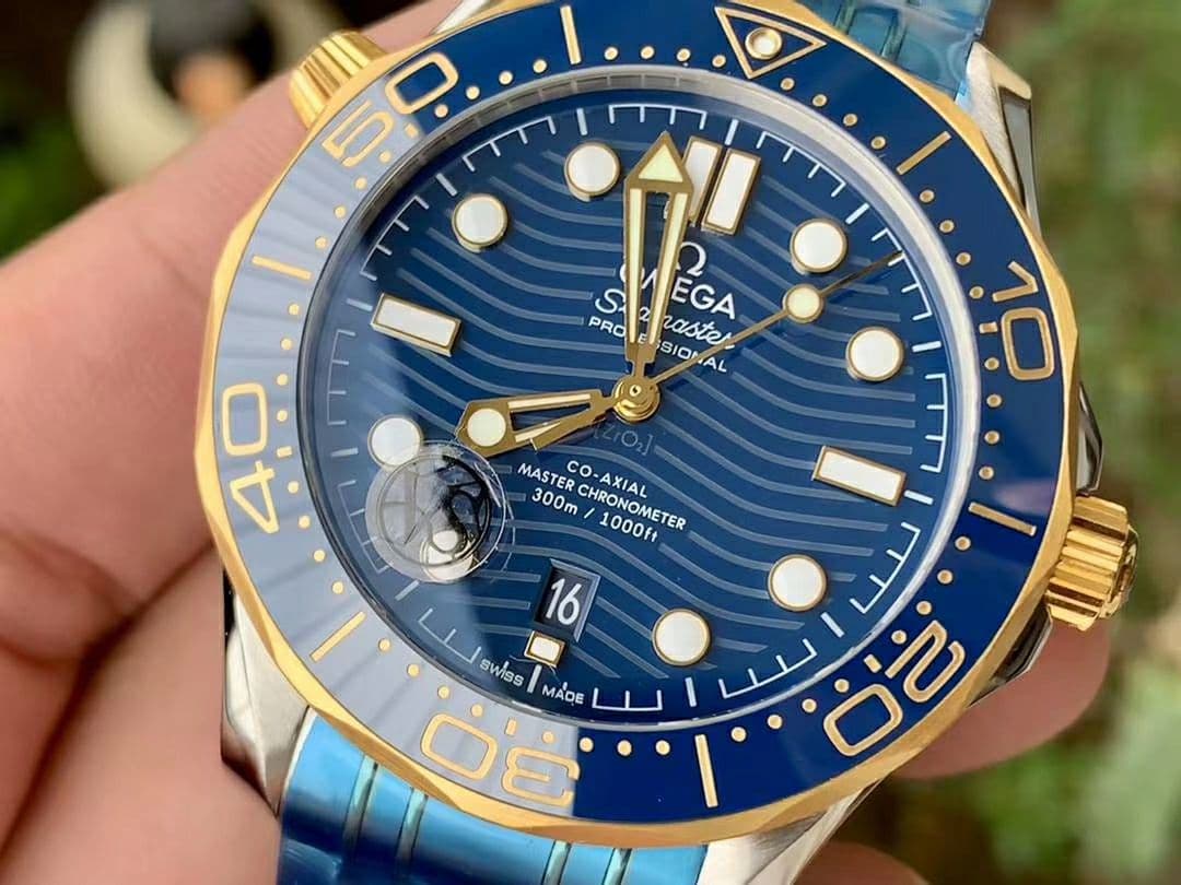 Seamaster Diver 300M SS/YG VSF 1:1 Best Edition YG Bezel Blue Dial on SS/YG Bracelet A8800