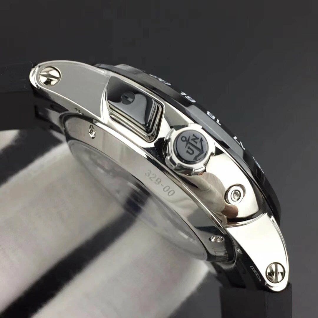 Executive El Toro SS TWA 1:1 Best Edition Black Dial on Black Rubber Strap Asian UN-32